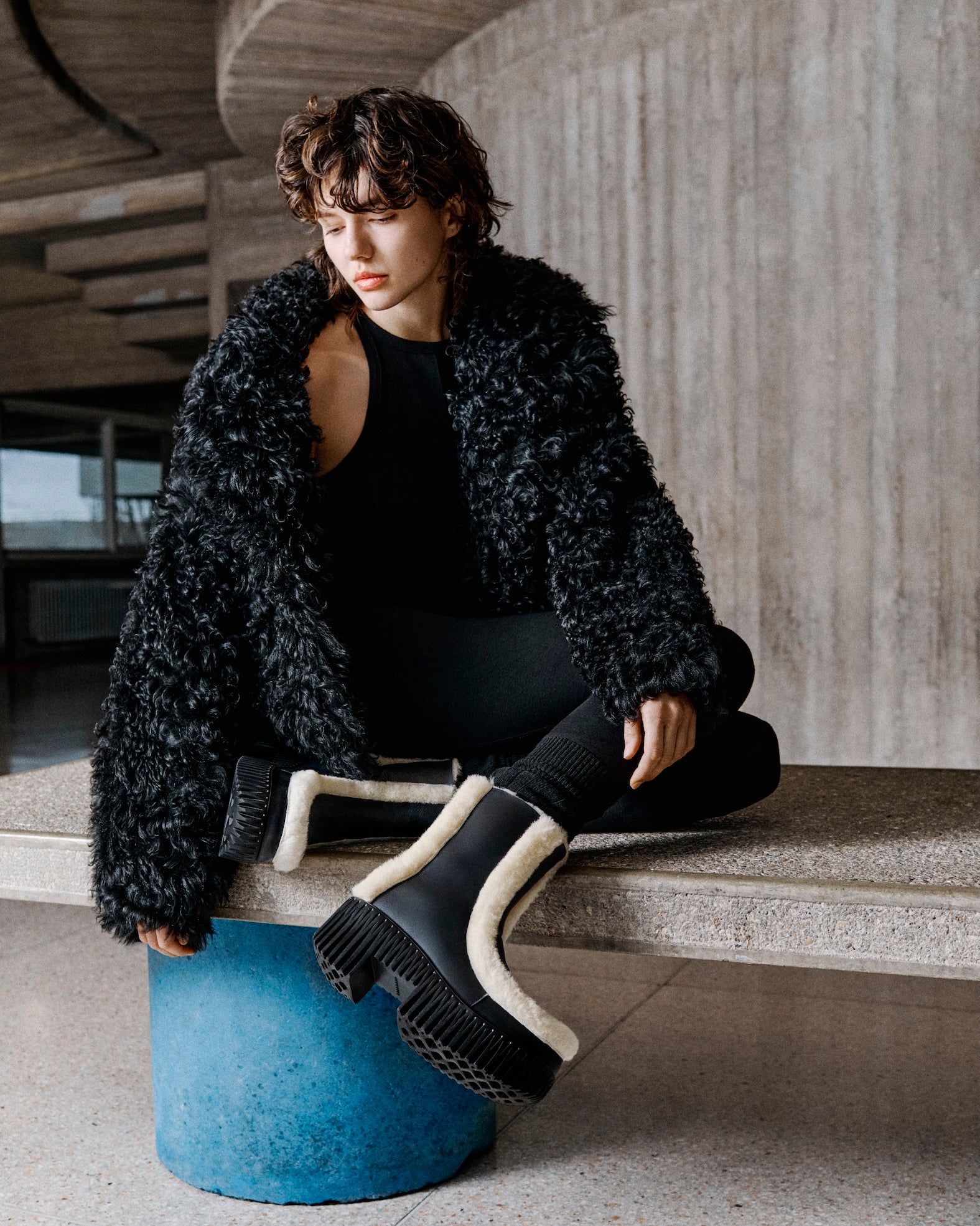 Statement women's black shearling boots | 4CCCCEES Plia Fero